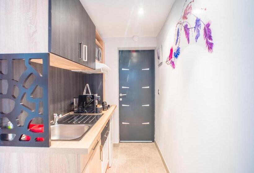 סטודיו סטנדרטי עם נוף לים ומרפסת, Les Flots Bleus