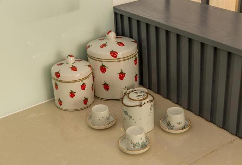 استودیوی استاندارد, Le House Boutique