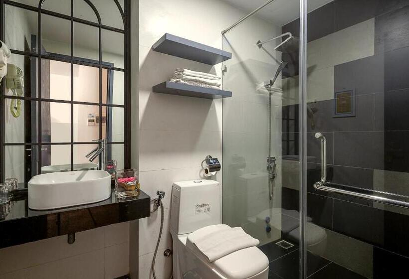 استودیوی استاندارد, Le House Boutique