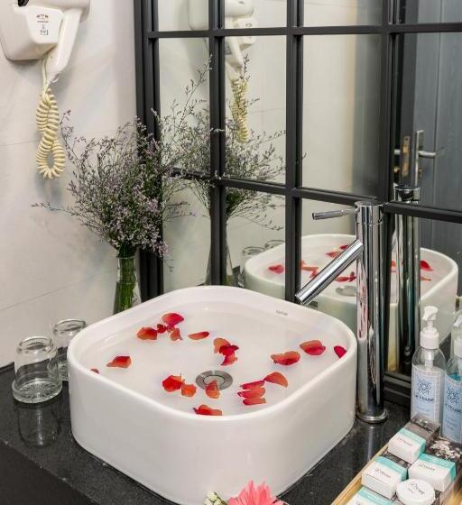 سوییت خانوادگی, Le House Boutique