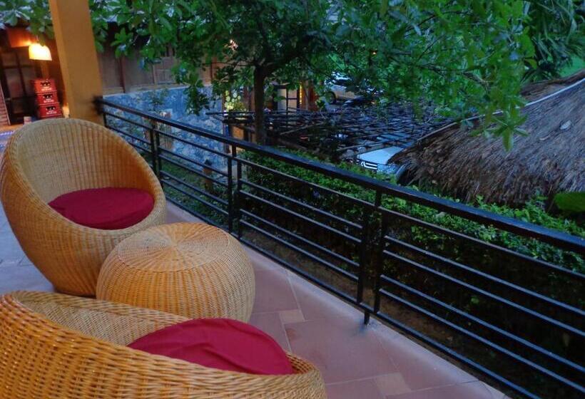 اتاق استاندارد سه نفره, Mai Chau Nature Lodge Hostel