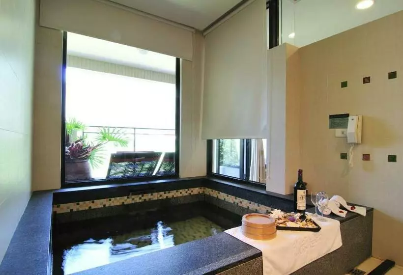 سوییت, Taiyi Red Maple Resort