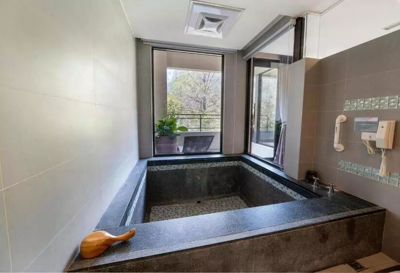 سوییت, Taiyi Red Maple Resort