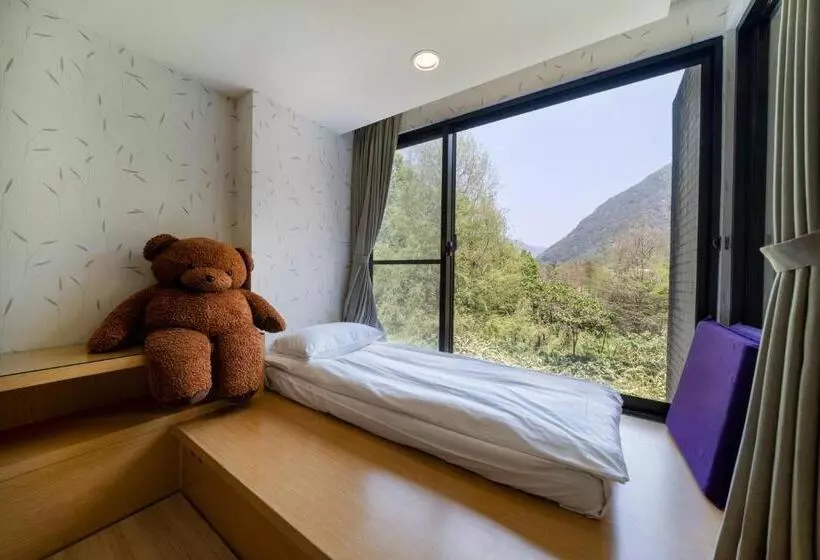 سوییت, Taiyi Red Maple Resort