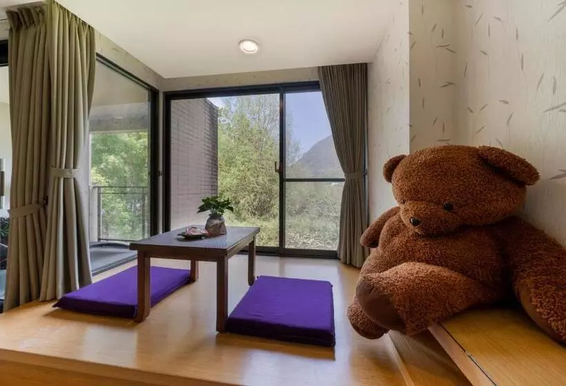 سوییت, Taiyi Red Maple Resort