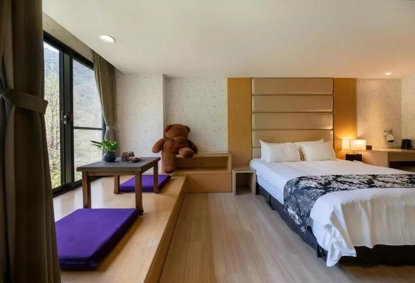 سوییت, Taiyi Red Maple Resort