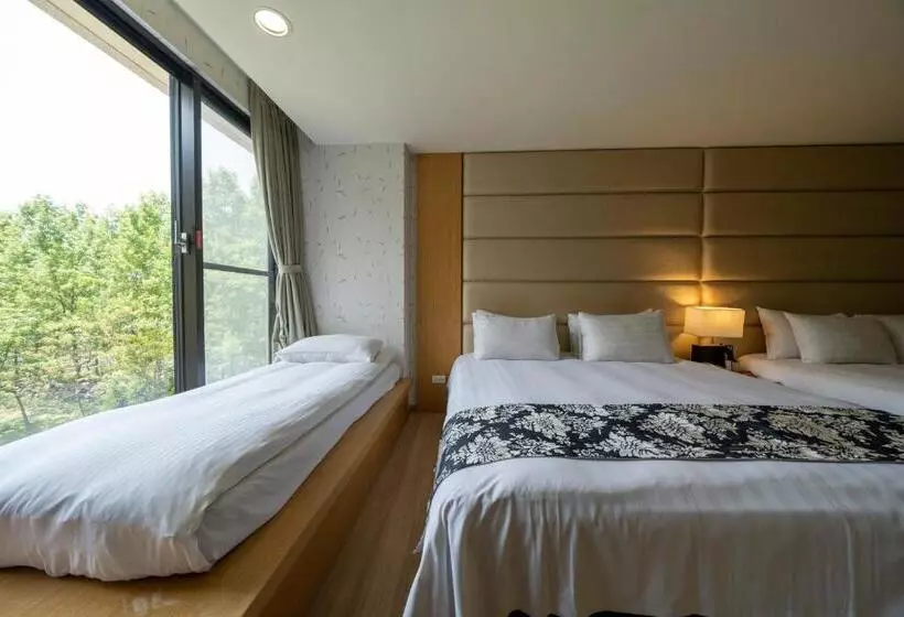 سوئیت کلاسیک, Taiyi Red Maple Resort