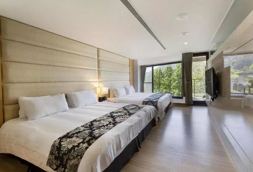 سوئیت کلاسیک, Taiyi Red Maple Resort