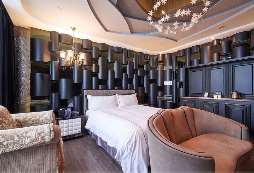 اتاق خانوادگی, The Castle Ballet Taichung A Boutique