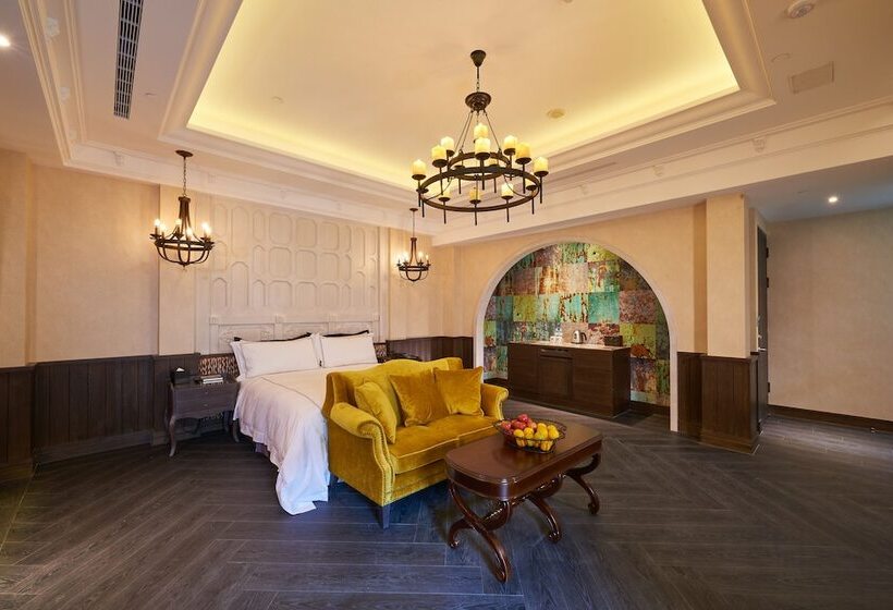 اتاق خانوادگی, The Castle Ballet Taichung A Boutique