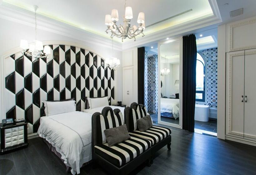 اتاق اکونومی, The Castle Ballet Taichung A Boutique