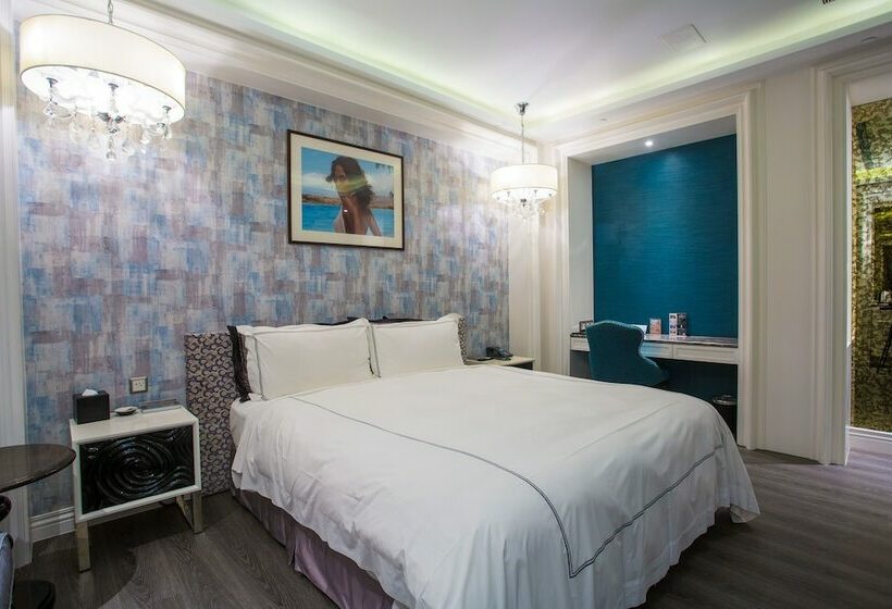 اتاق اکونومی, The Castle Ballet Taichung A Boutique