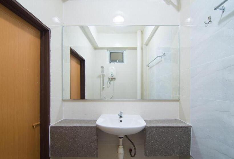 Family Suite, OYO 528 Sea Princess Hotel