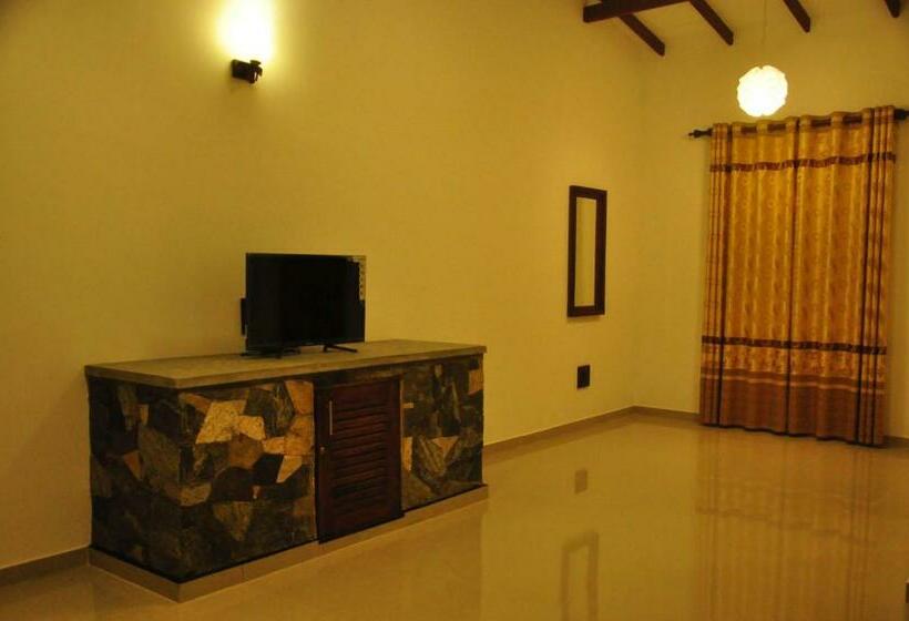 غرفة ديلوكس, Asantha Guest House