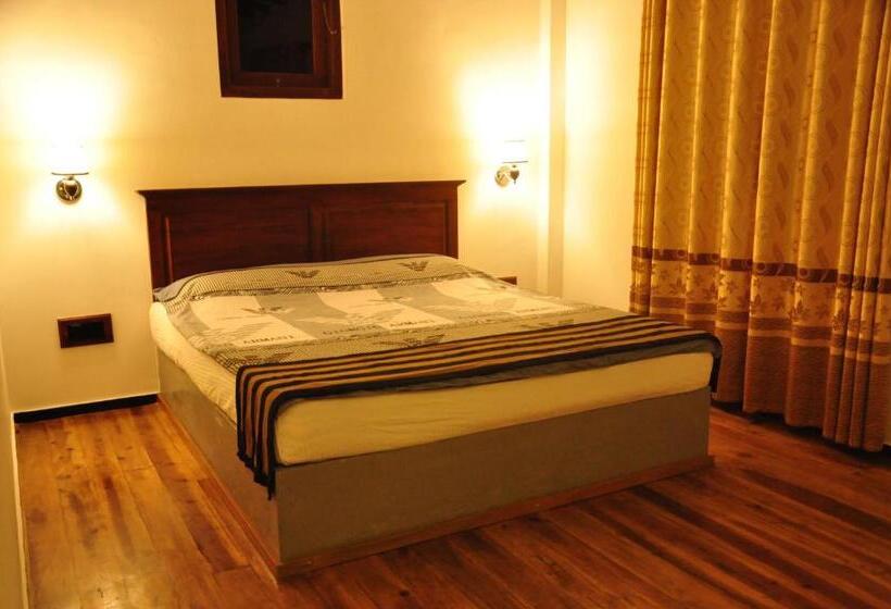 غرفة ديلوكس عائلية, Asantha Guest House