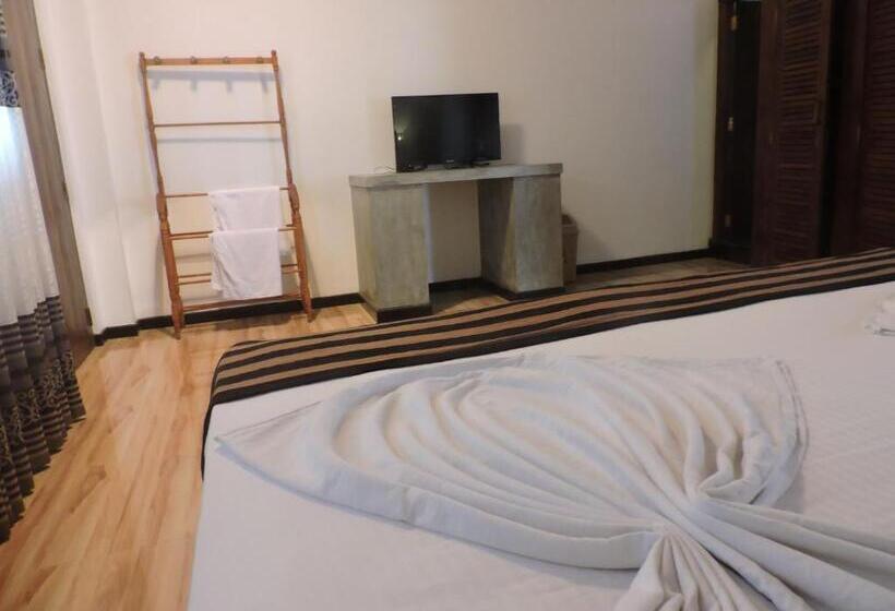 Номер Deluxe с Балконом, Asantha Guest House