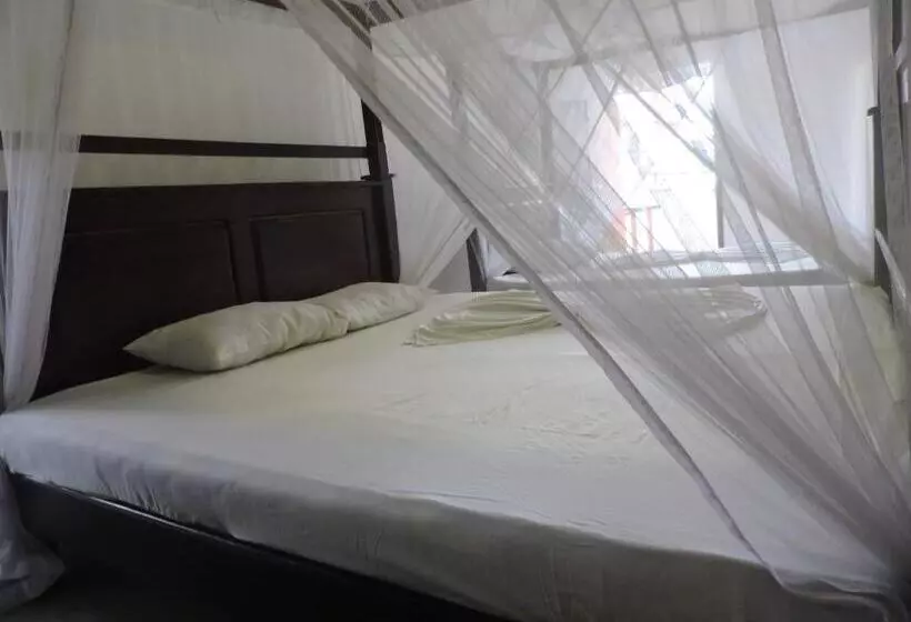 スタンダードトリプルルーム, Asantha Guest House