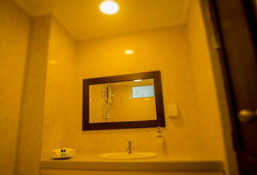 اتاق لوکس با بالکن, Beach Palace