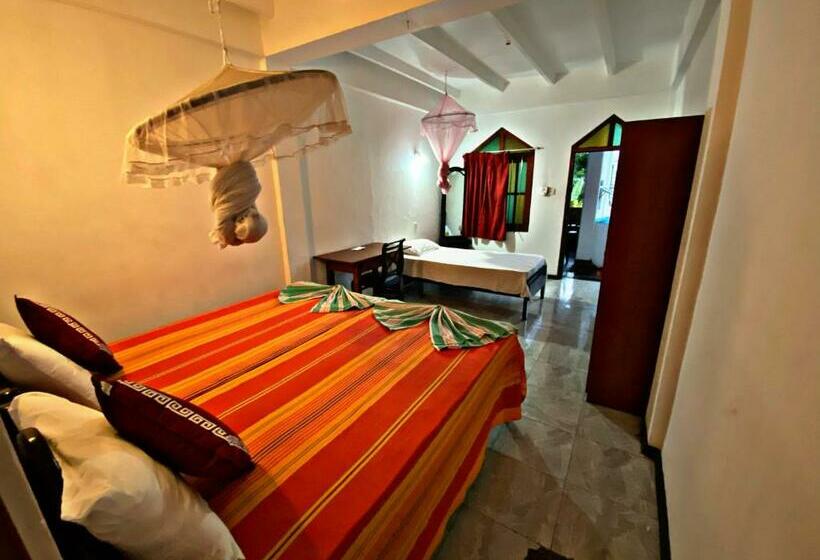 3 Bett Economy Zimmer, Casalanka