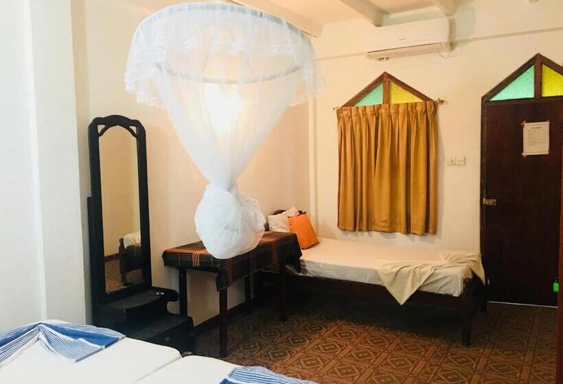 3-Bett-Standardzimmer, Casalanka