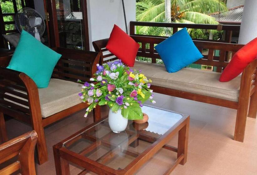 غرفة ديلوكس, Helis Place