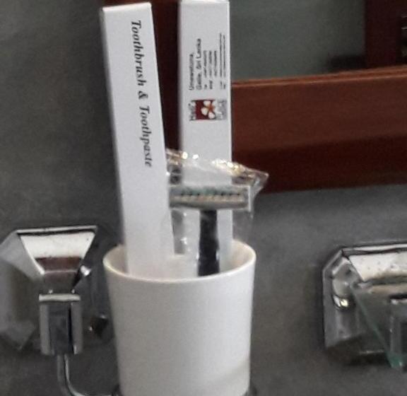 غرفة قياسية, Helis Place