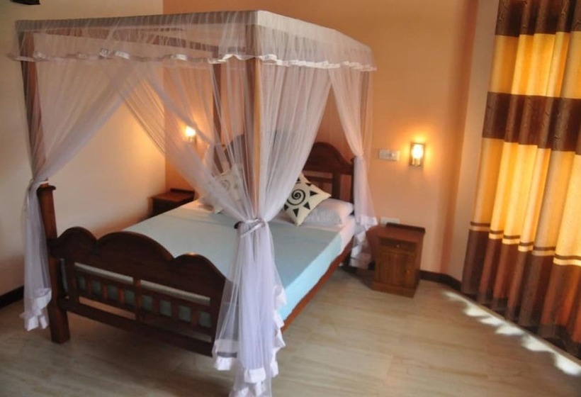 غرفة ديلوكس, Helis Place