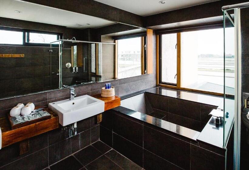اتاق لوکس چهار تخته, 輕塵別院serenegray B&b