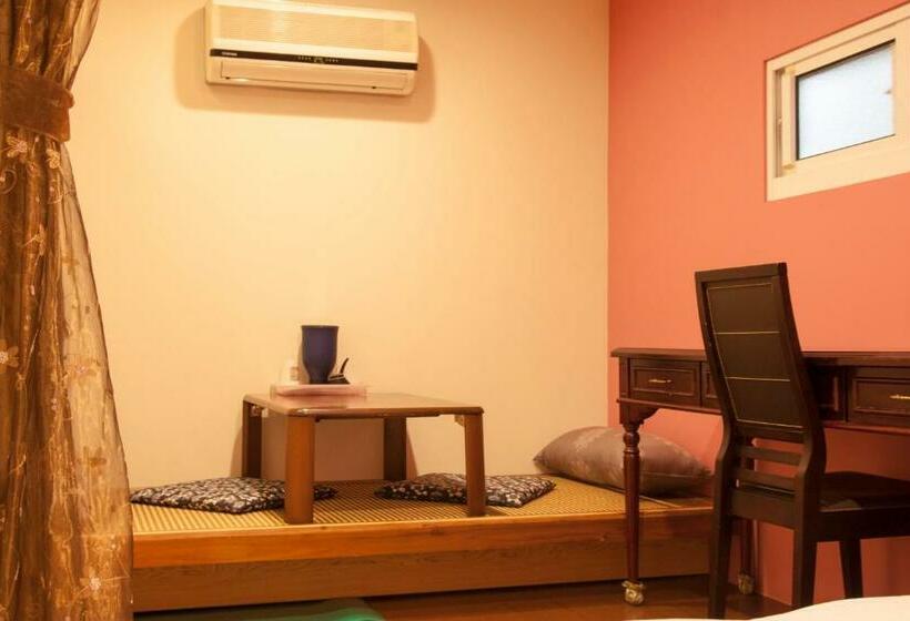 1 Yatak Odalı Lüks Villa, Share B&b