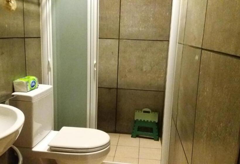 Dört Kişilik Standart Oda, Share B&b