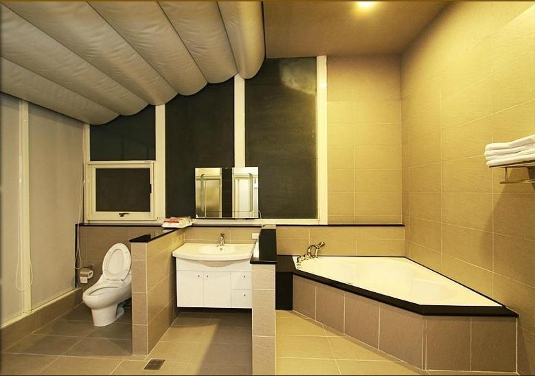 اتاق خانوادگی, Zhuyuan Ju B&b