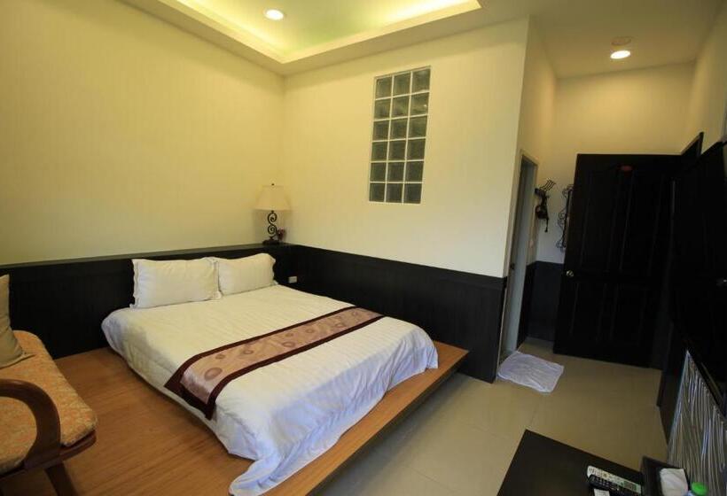 Classic room with balcony, He Feng Xiao Zhu