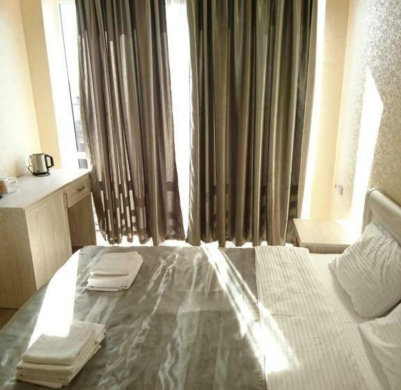 اتاق استاندارد با بالکن, Gega