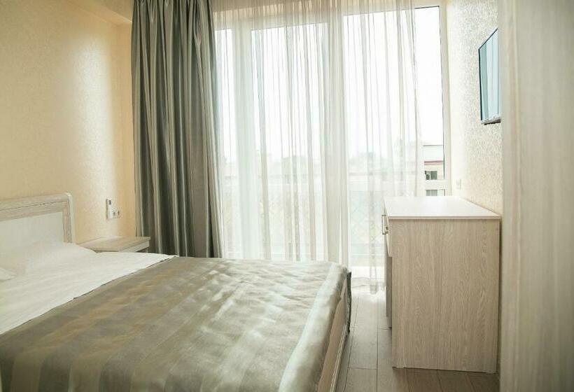 اتاق استاندارد با بالکن, Gega