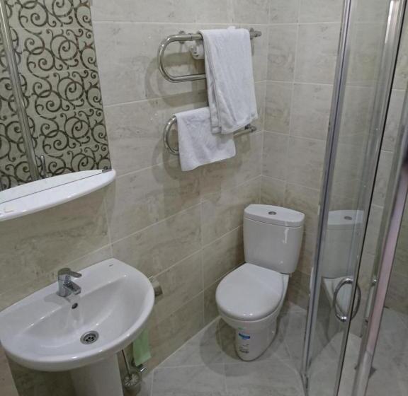 سوییت با چشم‌انداز دریا, Gega