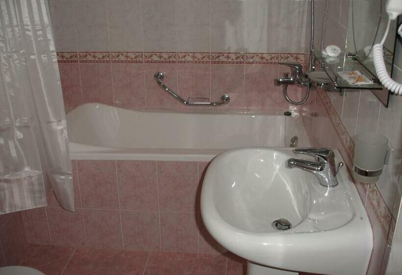 غرفة قياسية, Jahon Palace