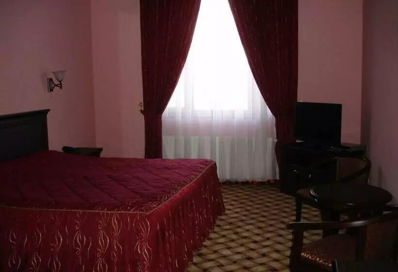 Quarto Estandar, Jahon Palace