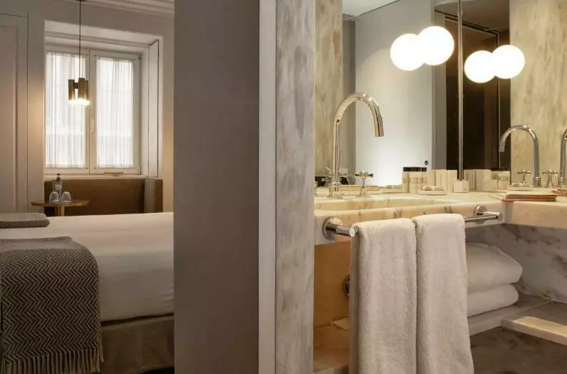 Quarto Basic, Lisboa Pessoa