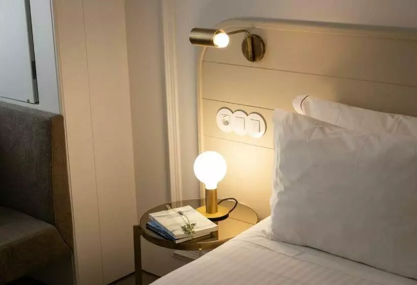 Quarto Basic, Lisboa Pessoa