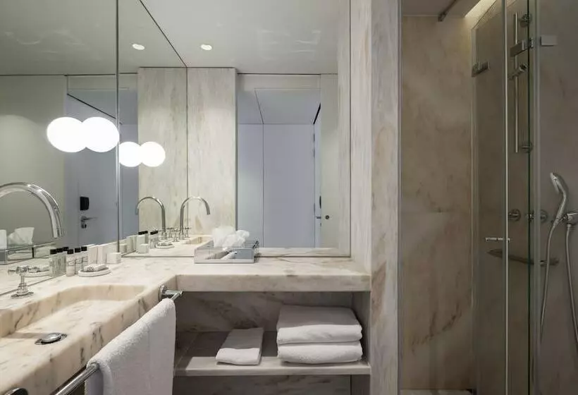 Quarto Basic, Lisboa Pessoa