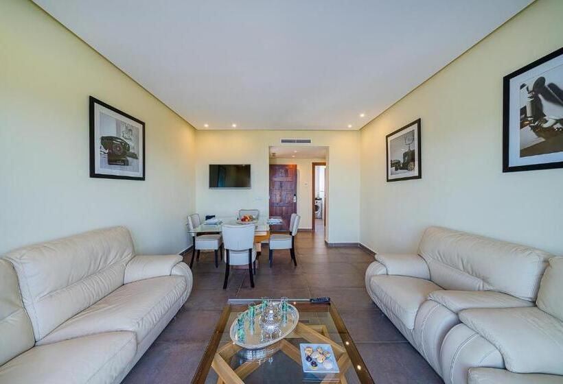 آپارتمان 2 خوابه, Mnar Castle