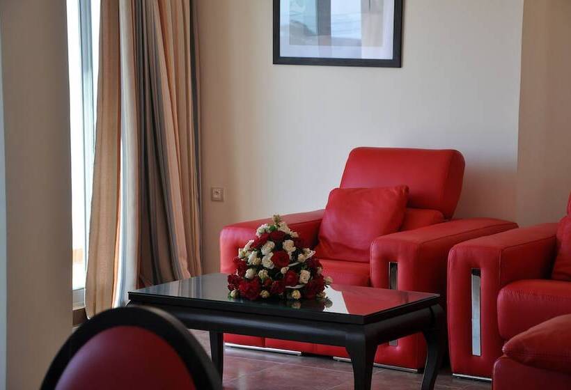 Apartamento 4 Quartos, Mnar Castle