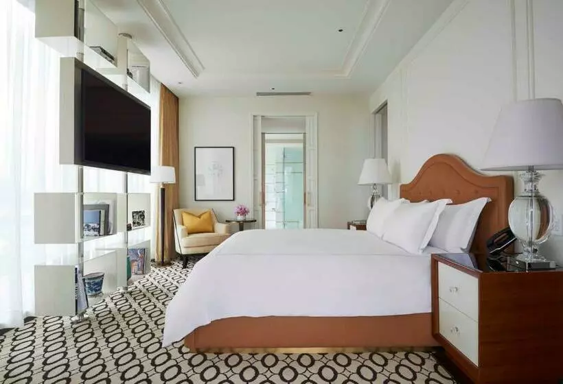 デラックスジュニアスイート, Waldorf Astoria Beverly Hills