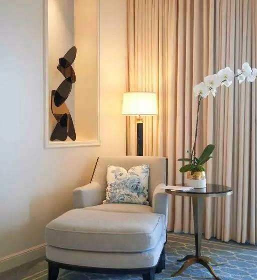 キングサイズベッド、ビュー付きデラックスルーム, Waldorf Astoria Beverly Hills