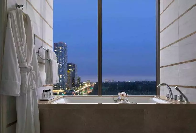 デラックスジュニアスイート, Waldorf Astoria Beverly Hills