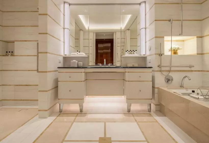 障害者適応デラックスルーム, Waldorf Astoria Beverly Hills
