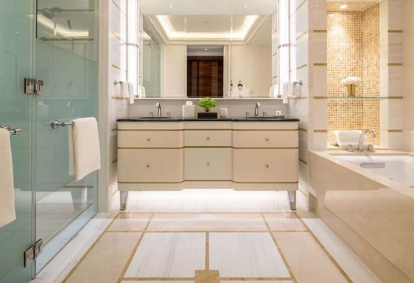 Superior Room with Terrace, Waldorf Astoria Beverly Hills