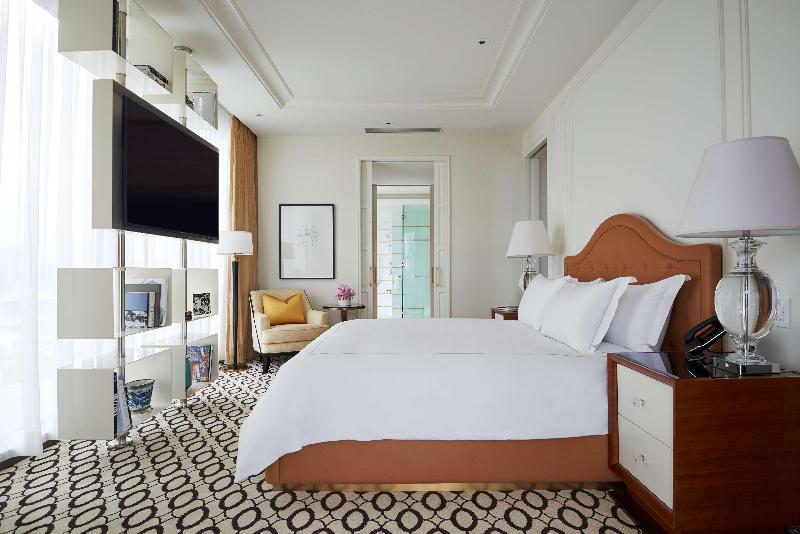 스탠다드 룸 킹사이즈 침대, Waldorf Astoria Beverly Hills