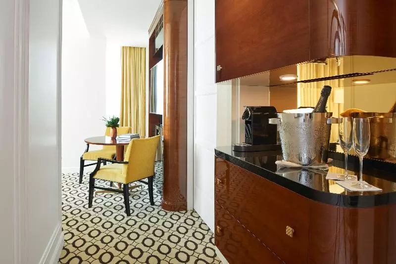 キングサイズベッドのスタンダードルーム, Waldorf Astoria Beverly Hills