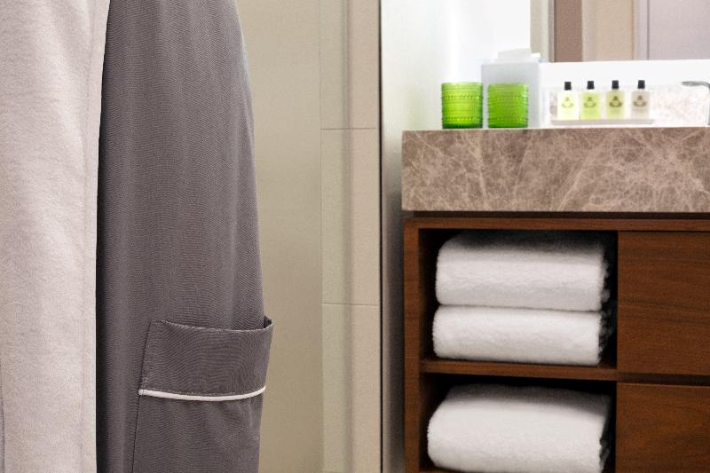 سوییت جونیور لوکس, Waldorf Astoria Beverly Hills